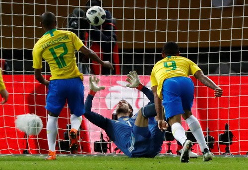 Sao trẻ lập công, Brazil đòi nợ nhà vô địch World Cup - Ảnh 3.