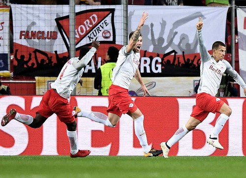 Bò đỏ Salzburg đại náo Europa League, Arsenal thoát hiểm thần kỳ - Ảnh 3.