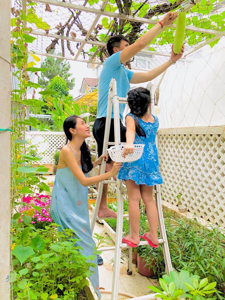 Vẻ đẹp sang trọng bên trong biệt thự ven sông của Công Vinh - Thủy Tiên - Ảnh 17. Vẻ đẹp sang trọng bên trong biệt thự ven sông của Công Vinh - Thủy Tiên - Ảnh 17.