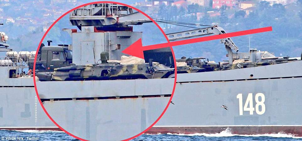 Tàu chiến Nga chở đầy khí tài tiến về Syria - Ảnh 4.