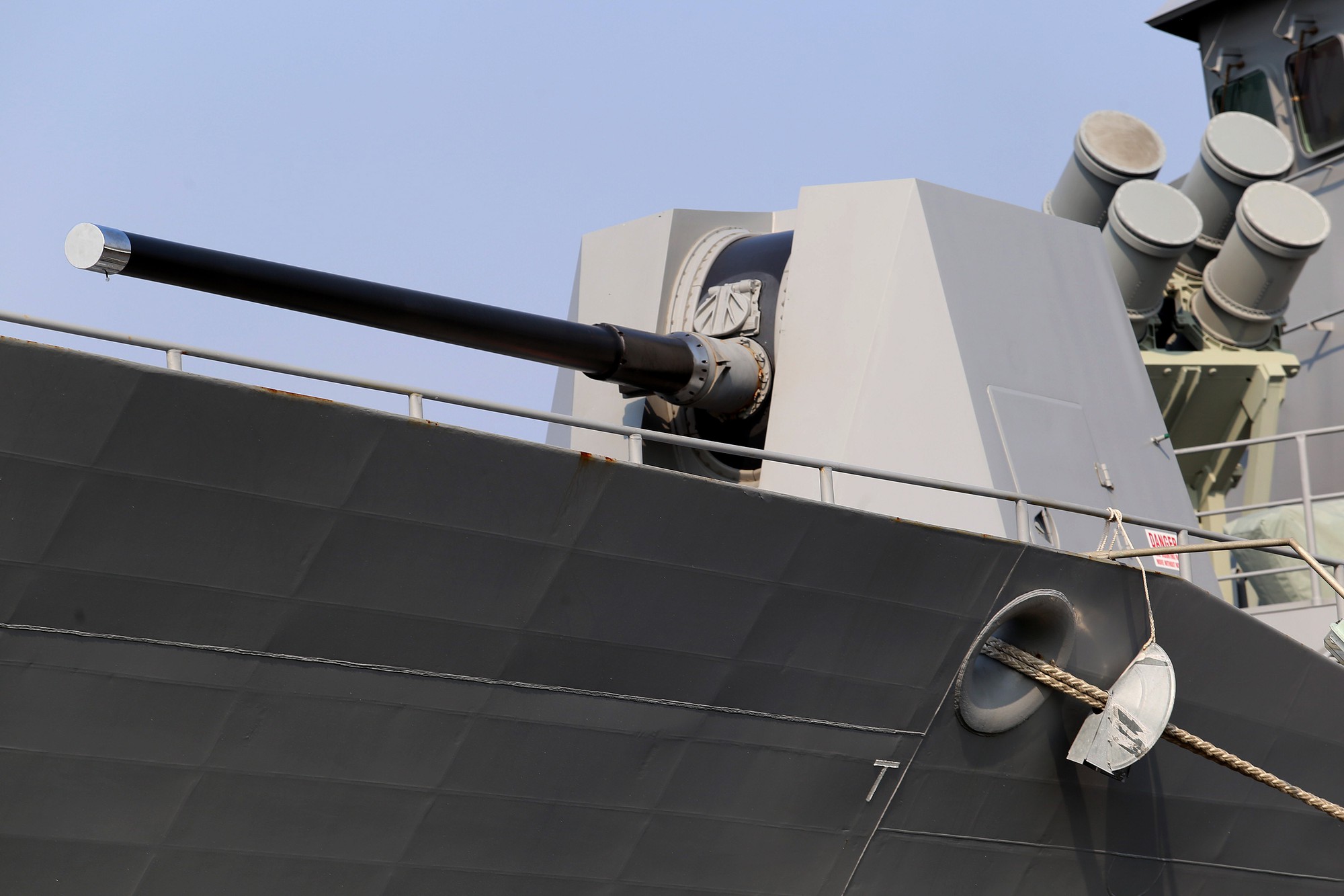 Cận cảnh bộ 3 tàu Hải quân Hoàng gia Úc thăm TP HCM - Ảnh 9.