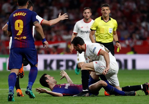 Đại thắng Sevilla 5-0, Barcelona đăng quang Cúp Nhà vua - Ảnh 2.