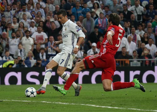 Ronaldo đe dọa hùm xám - Ảnh 1.