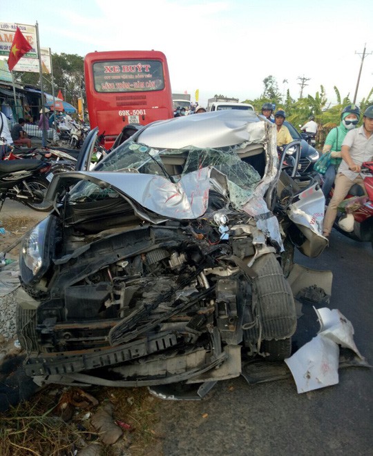 Tai nạn giao thông tăng mạnh trong ngày 30-4 làm 26 người chết - Ảnh 1.