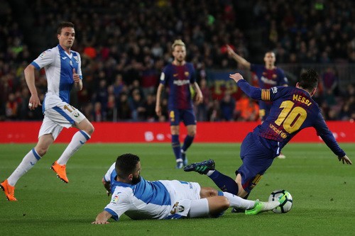 Hat-trick Messi giúp Barcelona bắt kịp kỷ lục 38 năm La Liga - Ảnh 4.