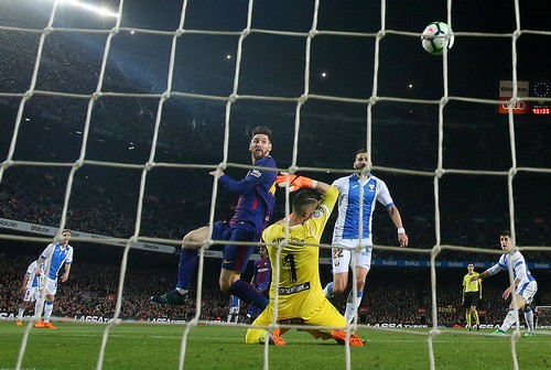 Hat-trick Messi giúp Barcelona bắt kịp kỷ lục 38 năm La Liga - Ảnh 5.