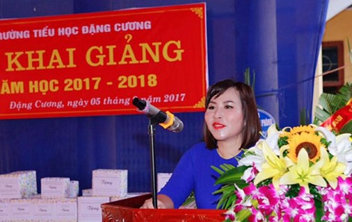 Bắt tạm giam nguyên hiệu trưởng lạm thu đầu năm học - Ảnh 2.