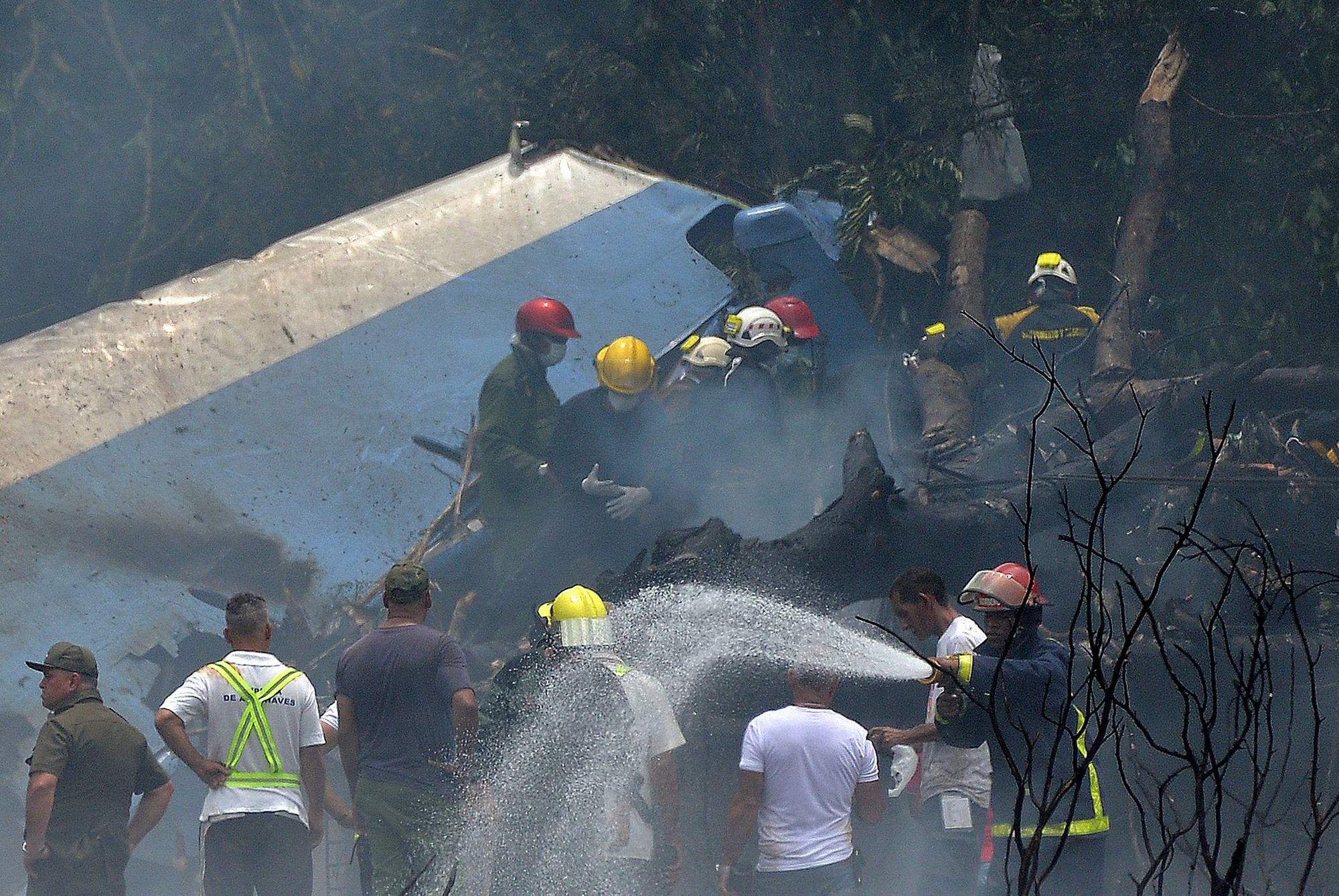 Vụ rơi máy bay Cuba: Xác máy bay vương vãi, hành khách thiệt mạng gần hết - Ảnh 2.