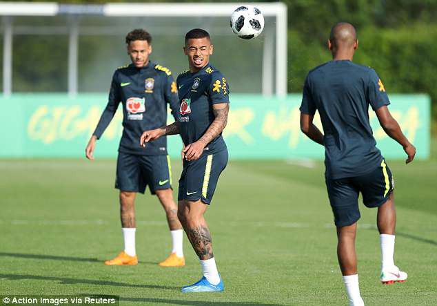 Tuyển Brazil xông đất nhà mới tuyệt đẹp của Tottenham - Ảnh 7.