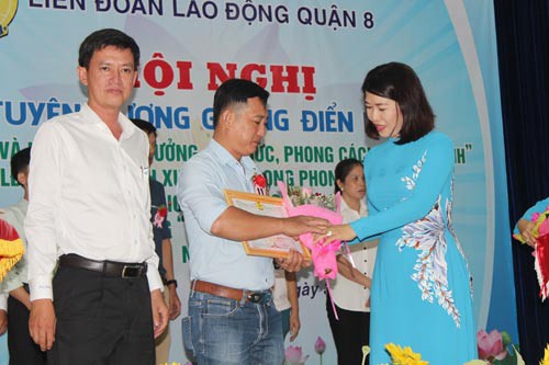 Tuyên dương CNVC-LĐ tiêu biểu - Ảnh 1.