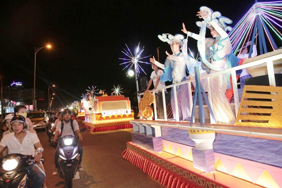 Hàng vạn người hòa nhịp cùng đêm Carnaval đường phố DIFF 2018 Đà Nẵng - Ảnh 13.