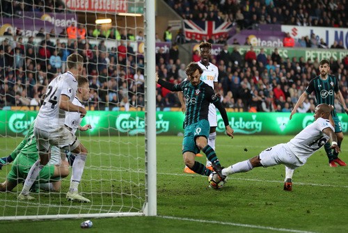 Swansea trắng tay trước Southampton, West Brom rớt hạng - Ảnh 4.