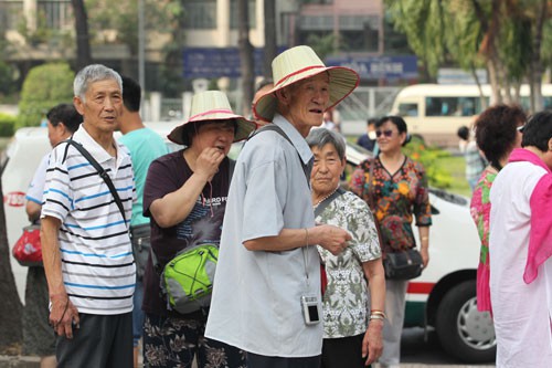 Kéo khách Trung Quốc, du lịch TP HCM lợi gì?: Tăng lượng phải đi với chất mới bền vững - Ảnh 1.