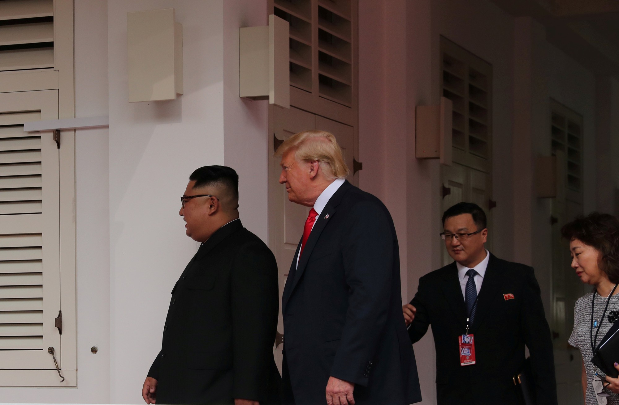 Thượng đỉnh Mỹ - Triều: Đằng sau cái bắt tay 12 giây của ông Trump - Kim - Ảnh 9.