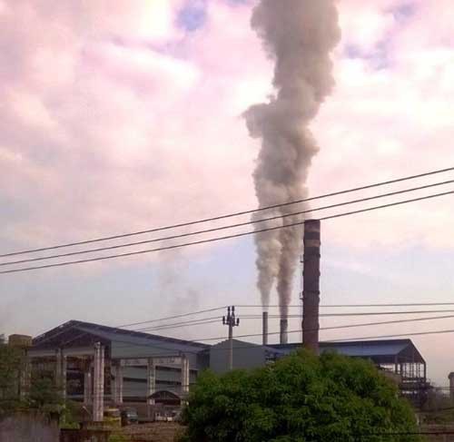 Phạt “khủng” nhà máy đường gây ô nhiễm môi trường - Ảnh 1.