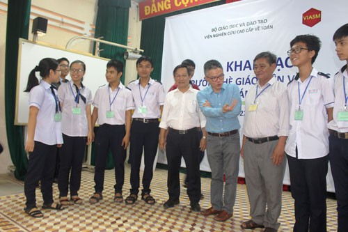 GS Ngô Bảo Châu mở hộp đen đam mê toán học - Ảnh 1.