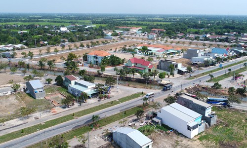 Thị trường địa ốc mới nổi hút nhà đầu tư Hà Nội, Sài Gòn - Ảnh 1.