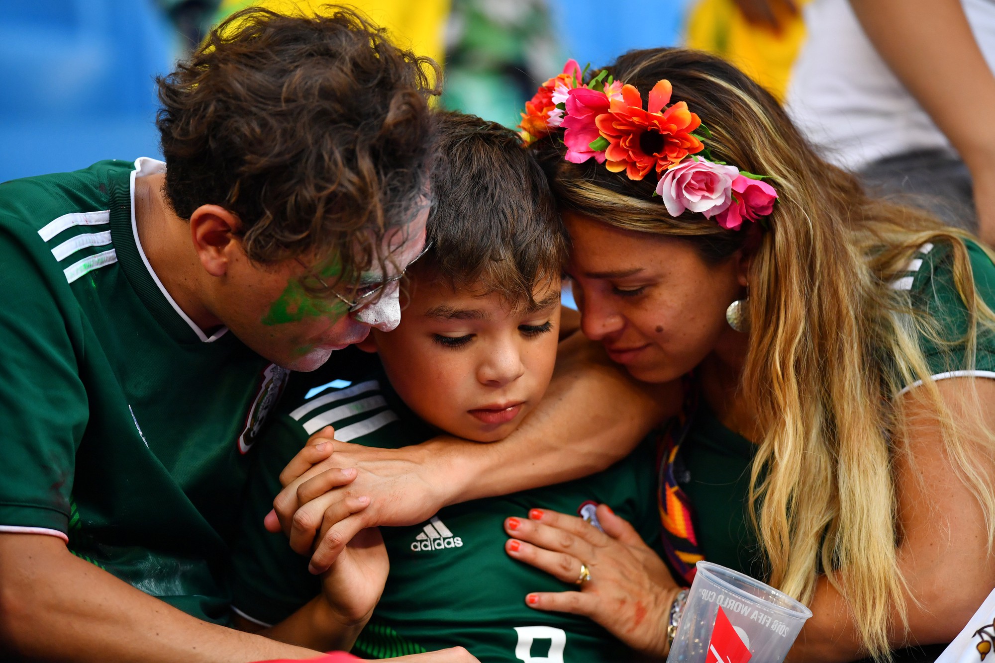 Brazil - Mexico 2-0: CĐV 2 đội đều khóc - Ảnh 6.