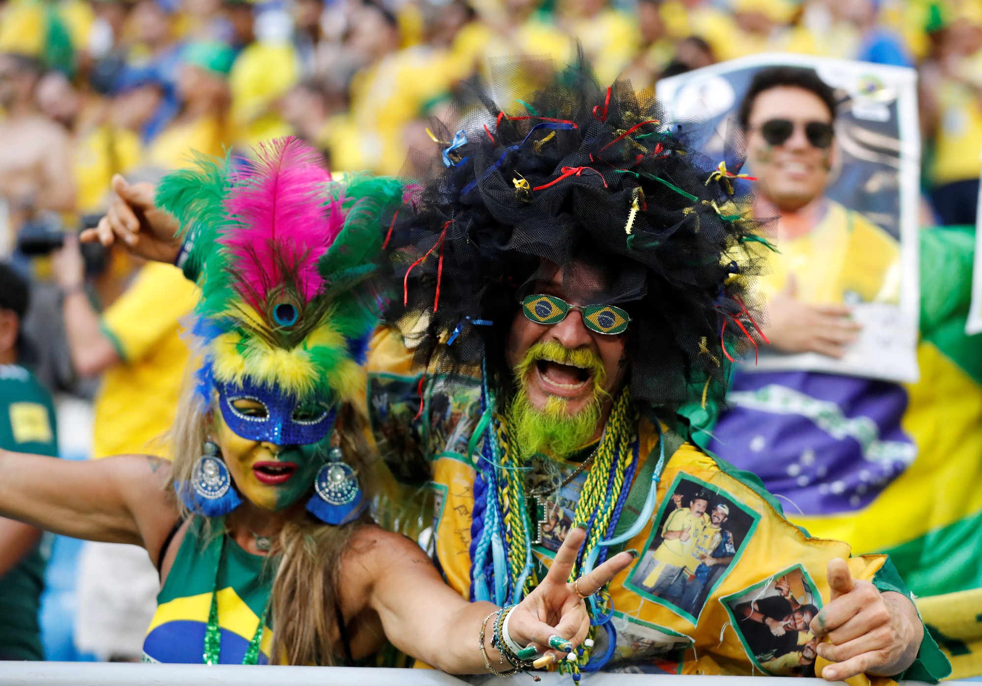 Brazil - Mexico 2-0: CĐV 2 đội đều khóc - Ảnh 4.