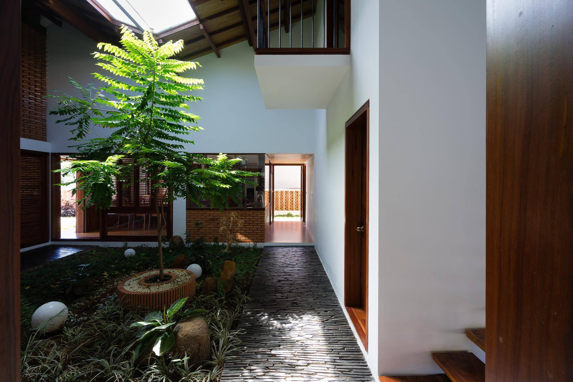 Ngôi nhà mái ngói cấp 4 đẹp như resort khiến nhiều người ước mơ - Ảnh 9. Ngôi nhà mái ngói cấp 4 đẹp như resort khiến nhiều người ước mơ - Ảnh 9.