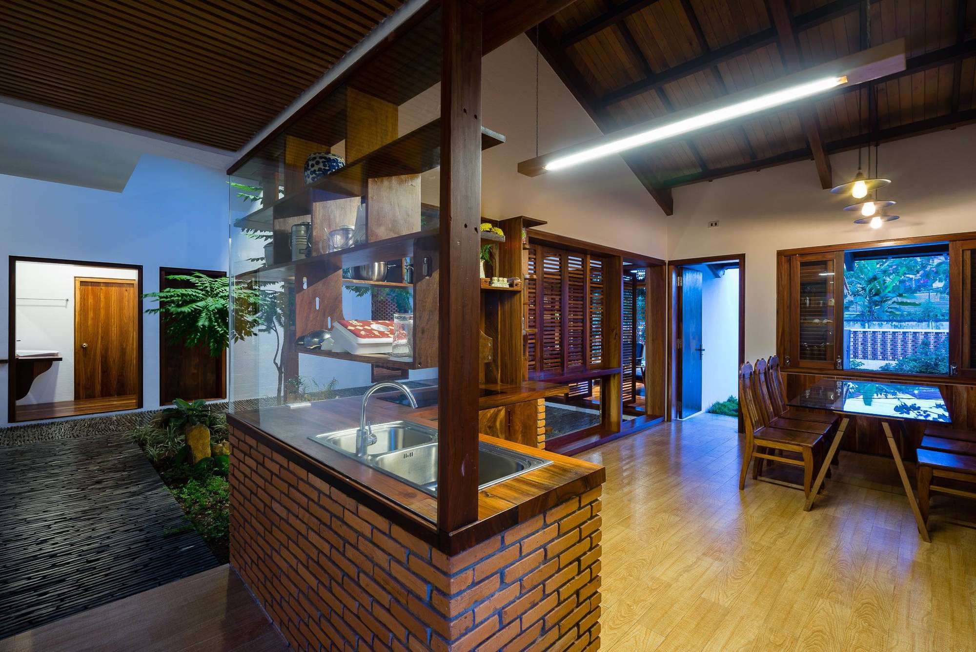 Ngôi nhà mái ngói cấp 4 đẹp như resort khiến nhiều người ước mơ - Ảnh 12. Ngôi nhà mái ngói cấp 4 đẹp như resort khiến nhiều người ước mơ - Ảnh 12.