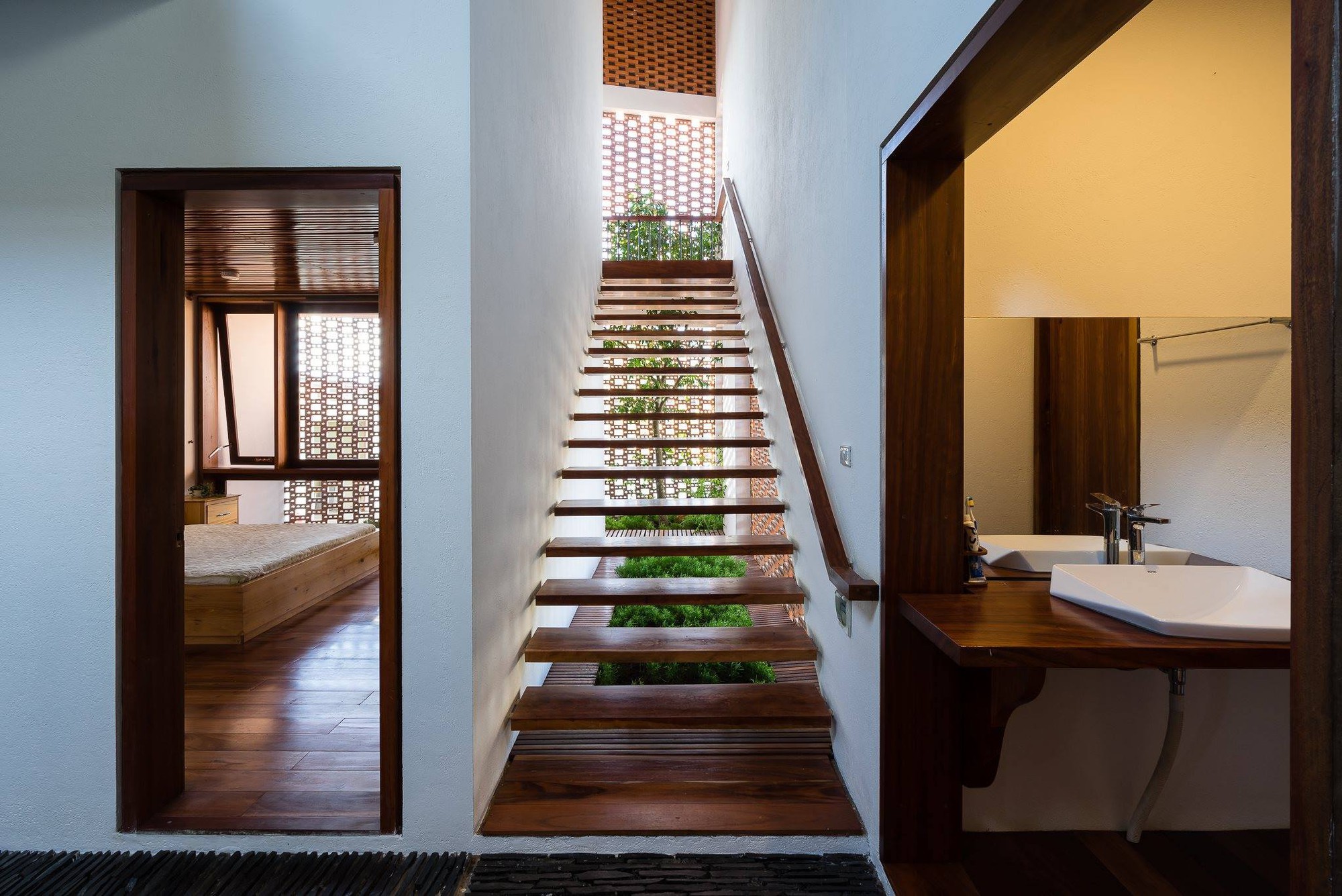 Ngôi nhà mái ngói cấp 4 đẹp như resort khiến nhiều người ước mơ - Ảnh 14. Ngôi nhà mái ngói cấp 4 đẹp như resort khiến nhiều người ước mơ - Ảnh 14.