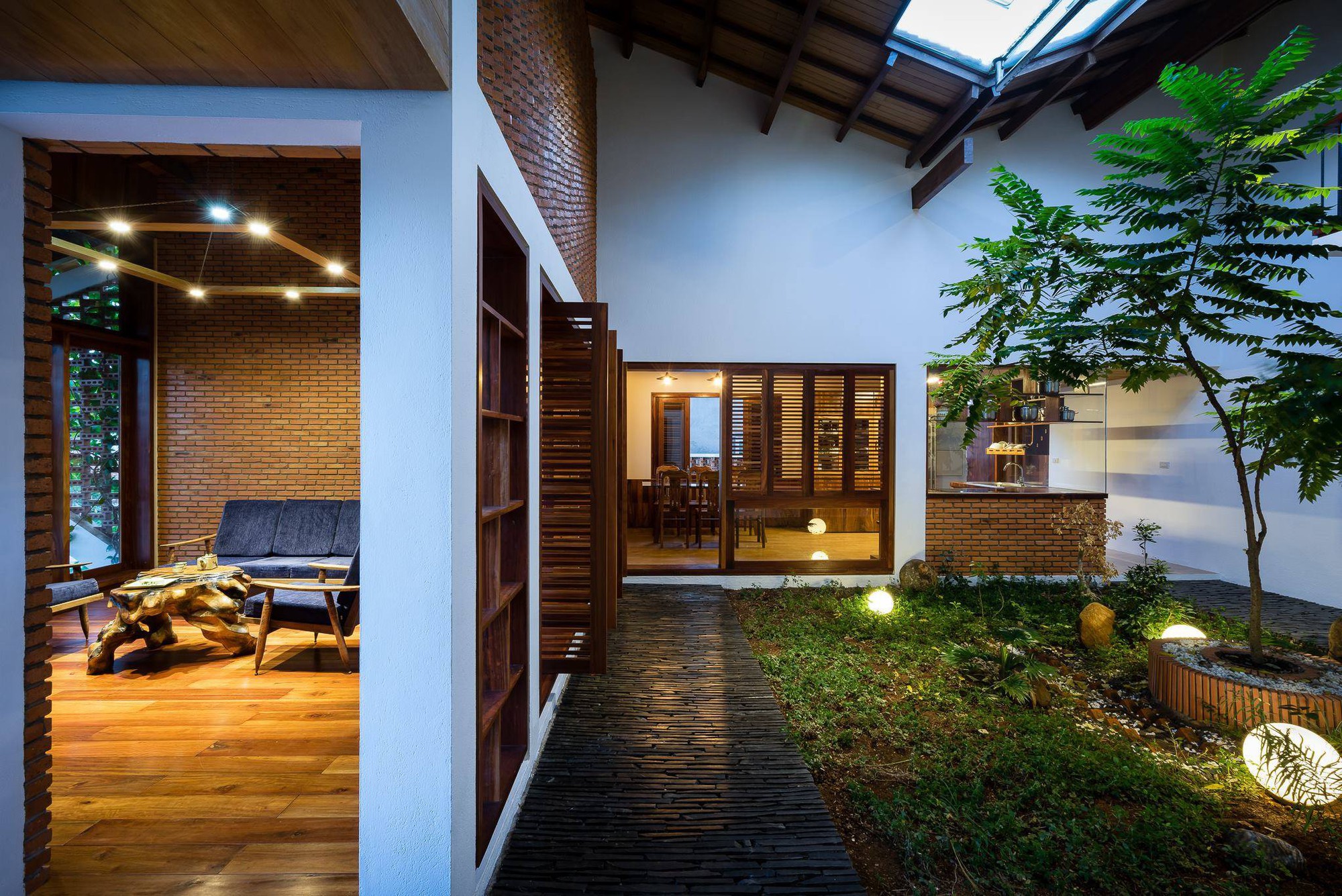 Ngôi nhà mái ngói cấp 4 đẹp như resort khiến nhiều người ước mơ - Ảnh 4. Ngôi nhà mái ngói cấp 4 đẹp như resort khiến nhiều người ước mơ - Ảnh 4.