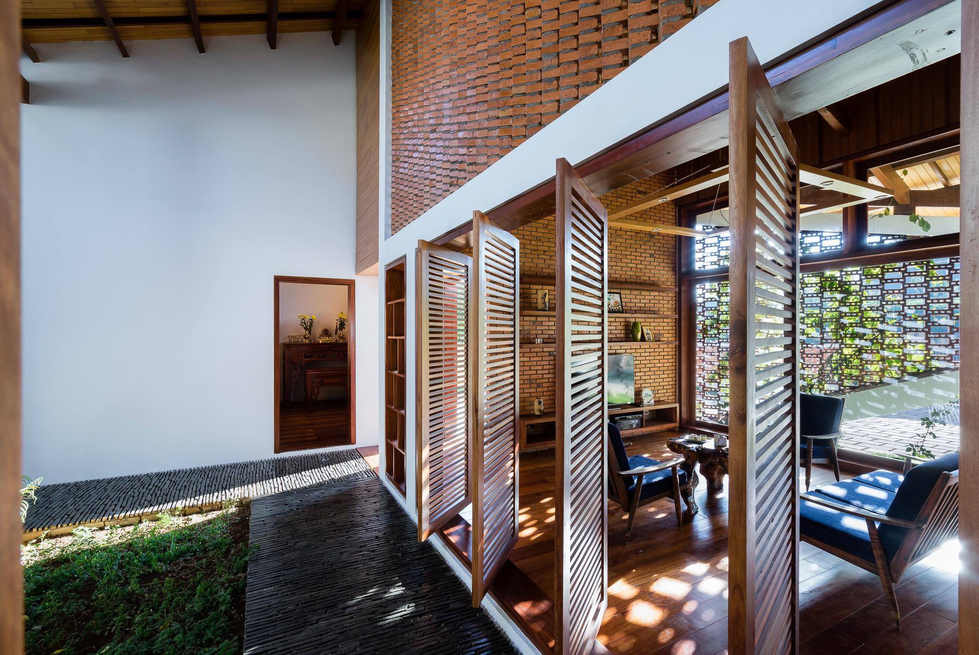 Ngôi nhà mái ngói cấp 4 đẹp như resort khiến nhiều người ước mơ - Ảnh 5. Ngôi nhà mái ngói cấp 4 đẹp như resort khiến nhiều người ước mơ - Ảnh 5.