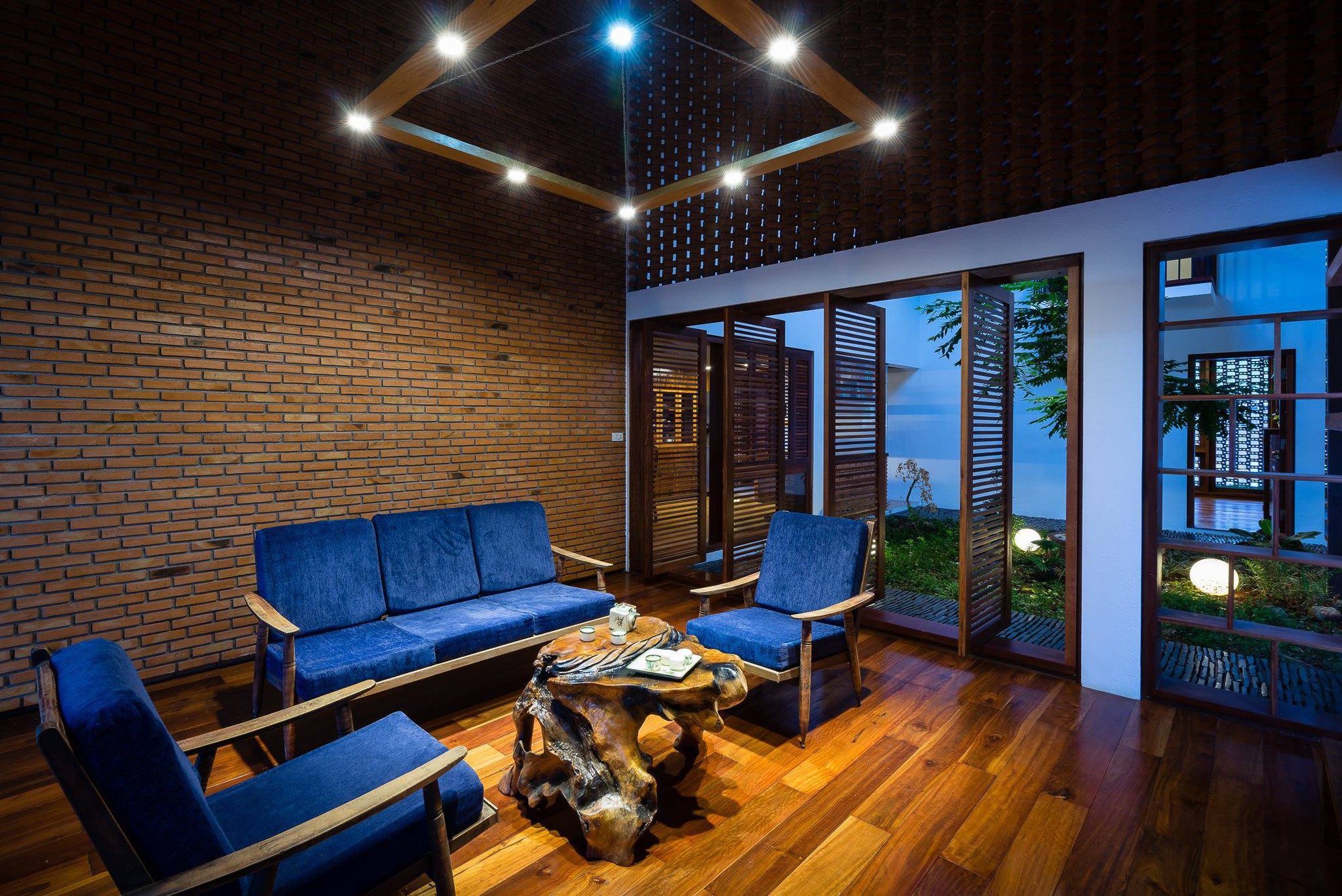 Ngôi nhà mái ngói cấp 4 đẹp như resort khiến nhiều người ước mơ - Ảnh 6. Ngôi nhà mái ngói cấp 4 đẹp như resort khiến nhiều người ước mơ - Ảnh 6.