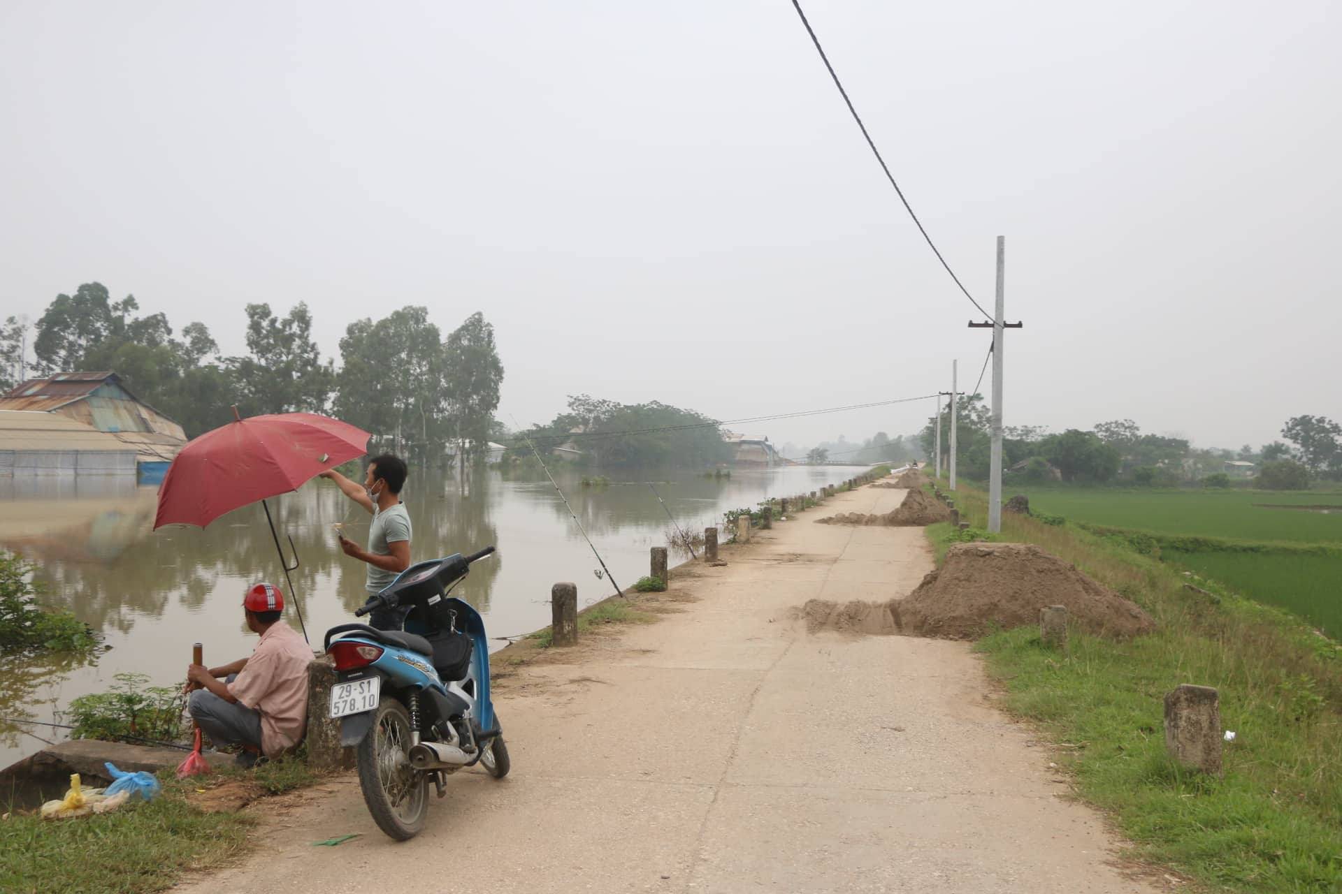 Hà Nội: Sẵn sàng cho tình huống xấu nhất, chuẩn bị chạy lũ - Ảnh 14.