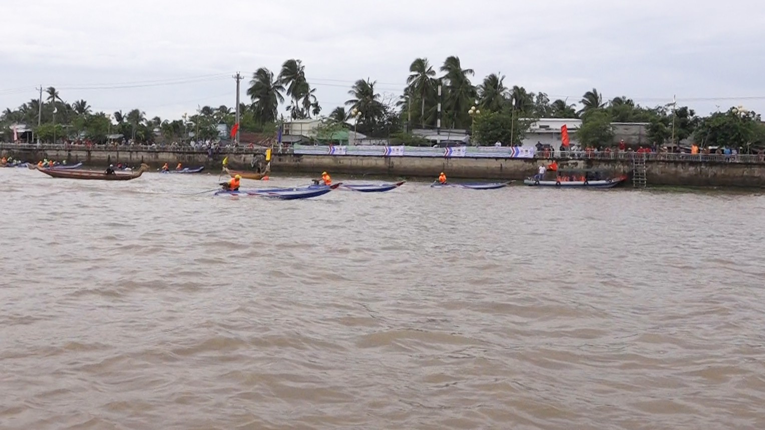 Mãn nhãn những màn tranh tài đua vỏ composite ĐBSCL - Ảnh 3.