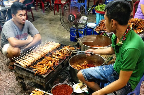 Các địa chỉ ăn ngon rẻ không lo mưa gió ở Sài Gòn - Ảnh 4.