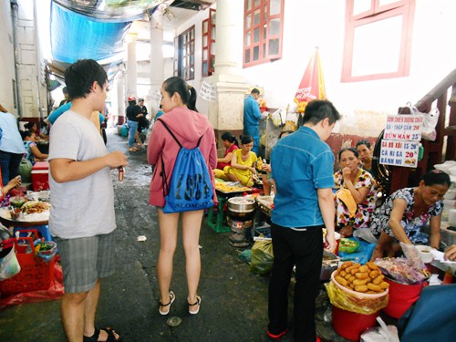 Các địa chỉ ăn ngon rẻ không lo mưa gió ở Sài Gòn - Ảnh 6.