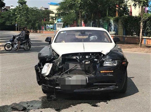 Ai là người điều khiển siêu xe Rolls-Royce trong vụ tai nạn với xe Honda CRV? - Ảnh 1.
