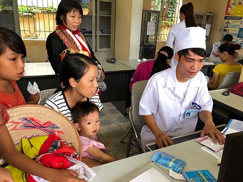 Y tế cơ sở chưa tròn vai “người gác cổng” - Ảnh 1.