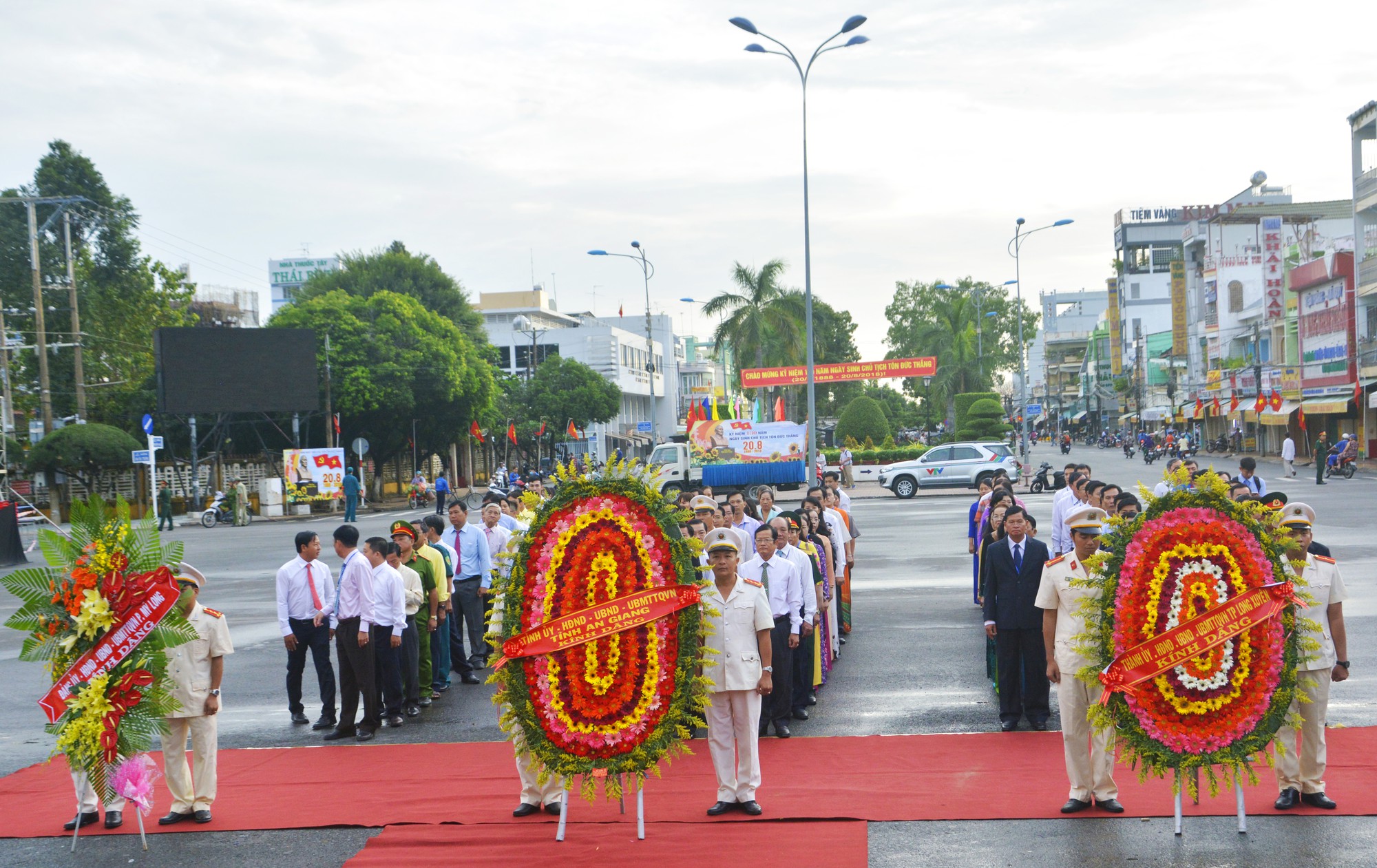 Long trọng kỷ niệm 130 năm ngày sinh Bác Tôn - Ảnh 1.