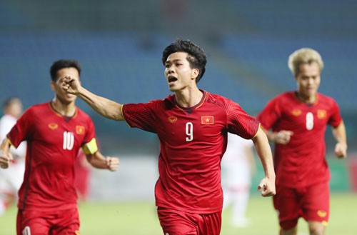 Tăng chuyến bay tới Jakarta để tiếp lửa cho tuyển thủ Olympic Việt Nam đấu Syria - Ảnh 1.