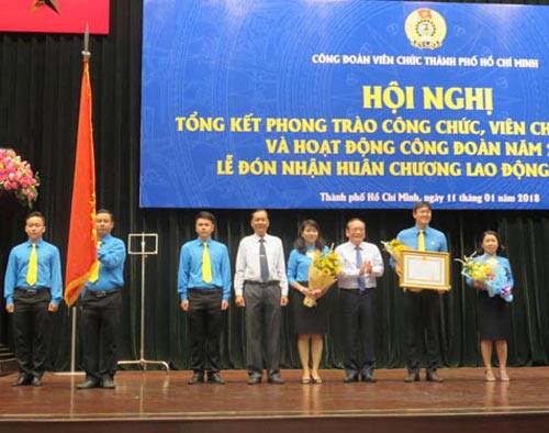 Công đoàn Viên chức TP HCM đón nhận Huân chương Lao động hạng ba - Ảnh 1.
