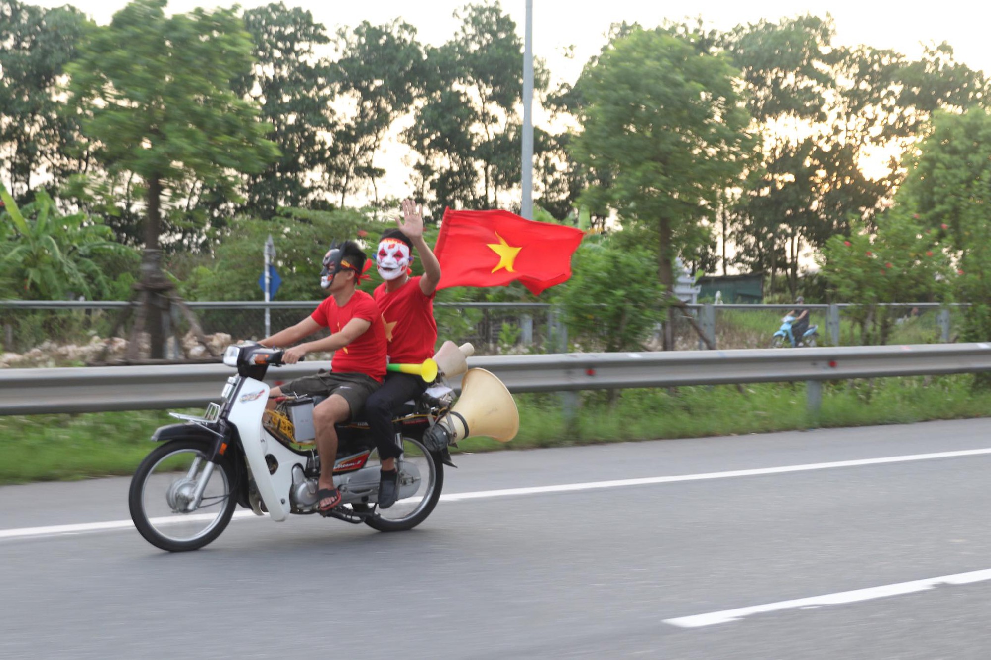 Olympic Việt Nam vuột Huy chương Đồng, Hồ Gươm vắng cổ động viên - Ảnh 9.