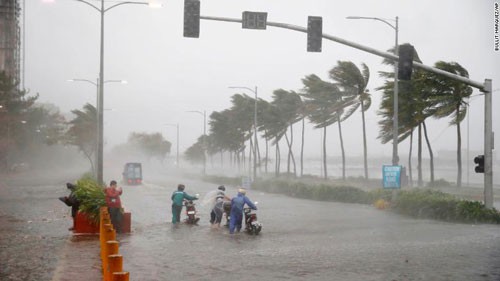 Bão Mangkhut quá khủng khiếp - Ảnh 1.