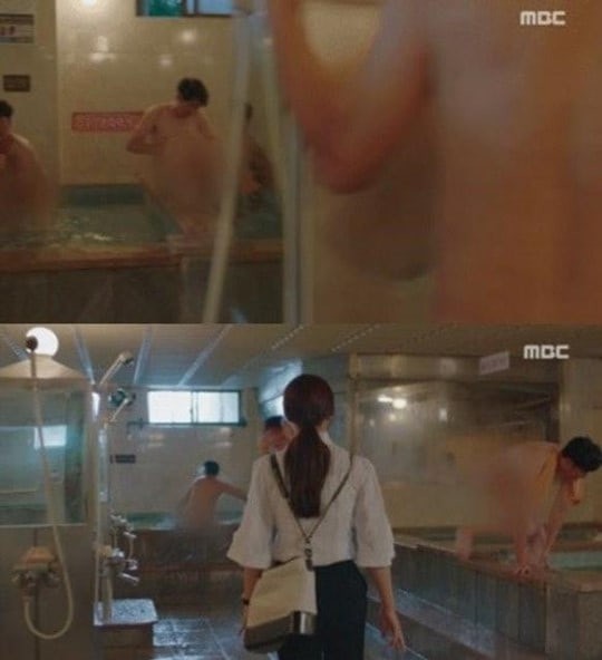 Đài truyền hình xin lỗi về cảnh phụ nữ vào nhà tắm nam - Ảnh 1.