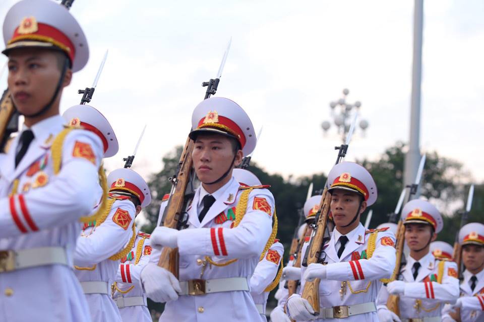 Toàn cảnh Lễ treo cờ rủ Quốc tang Chủ tịch nước Trần Đại Quang - Ảnh 6.