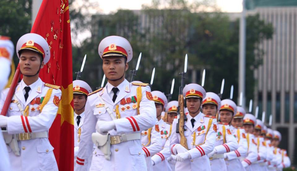 Toàn cảnh Lễ treo cờ rủ Quốc tang Chủ tịch nước Trần Đại Quang - Ảnh 5.