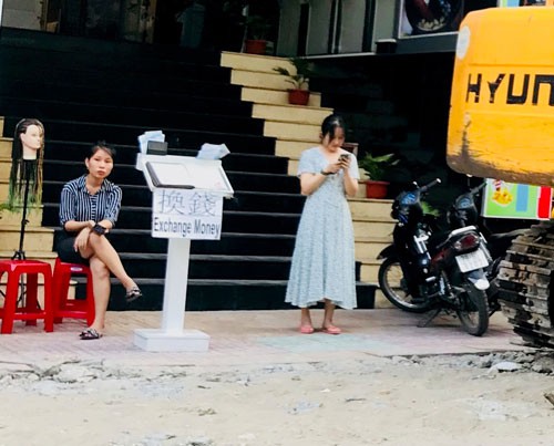 Vô tư đổi nhân dân tệ ở Nha Trang - Ảnh 1.
