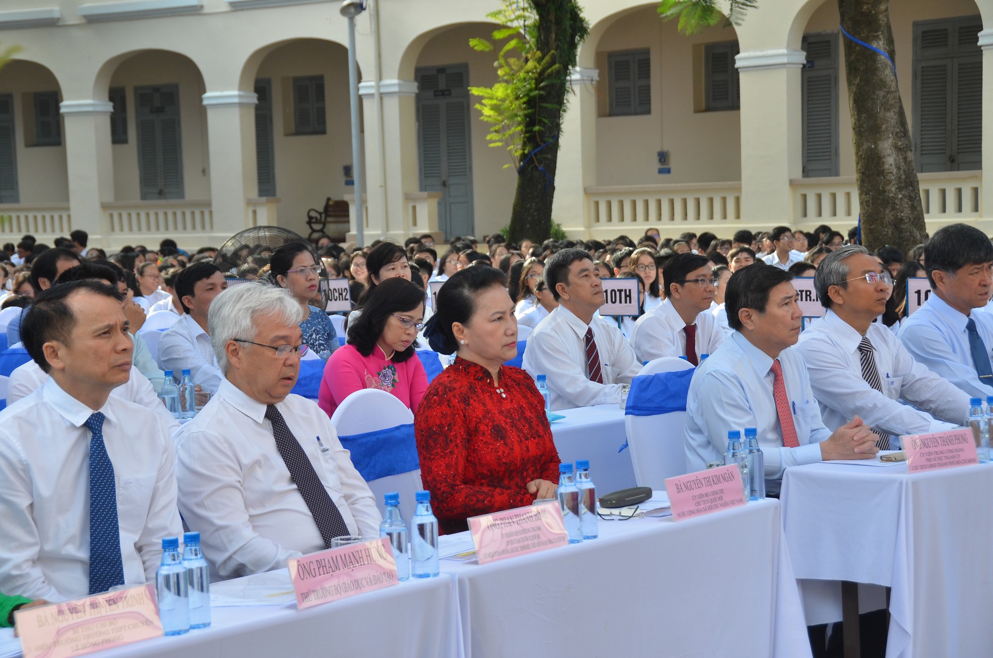 Chủ tịch nước Trần Đại Quang: Giáo dục luôn được đặt  ở vị trí trung tâm - Ảnh 10.