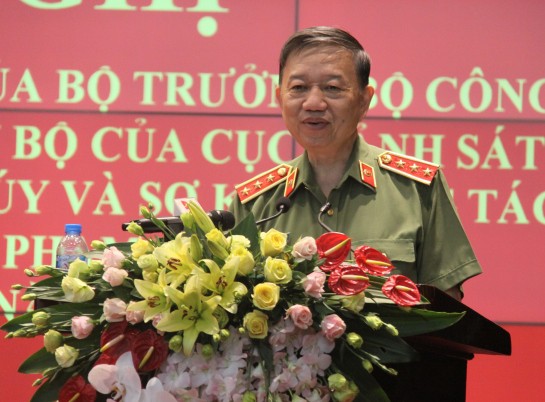 Bổ nhiệm cục trưởng và 8 cục phó Cục CSĐT tội phạm về ma túy - Ảnh 2. Bổ nhiệm cục trưởng và 8 cục phó Cục CSĐT tội phạm về ma túy - Ảnh 2.