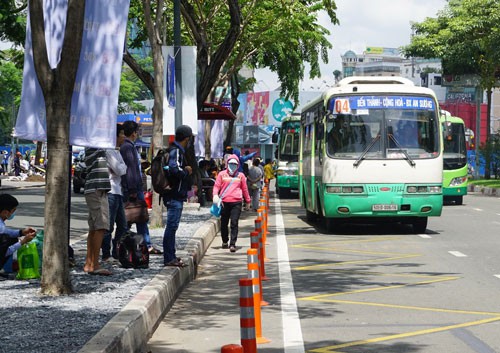 Nên dừng các tuyến buýt không hiệu quả - Ảnh 1.