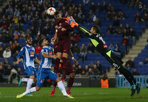 Messi hỏng phạt đền, Barcelona thua sốc Espanyol - Ảnh 3.