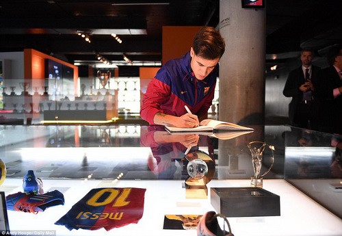 Thương binh Coutinho chào sân hợp đồng bom tấn tại Barcelona - Ảnh 6.