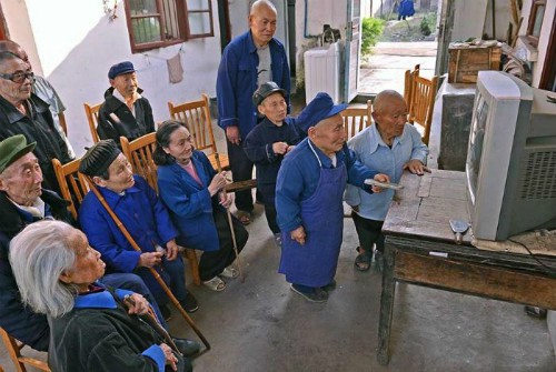 Bí ẩn về ngôi làng người lùn tại vùng cao Trung Quốc - Ảnh 1.